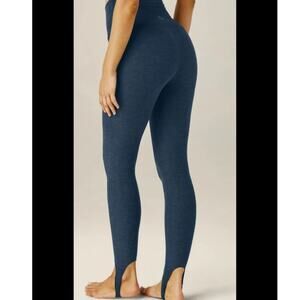 NWT Beyond Yoga Stirrup Leggings XS